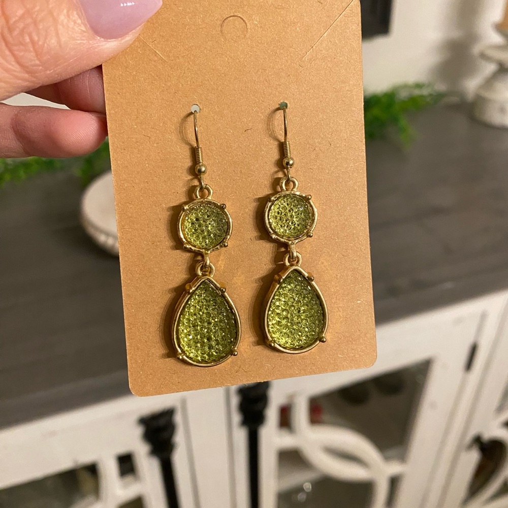 Bundle of gold earrings - Picture 5 of 7